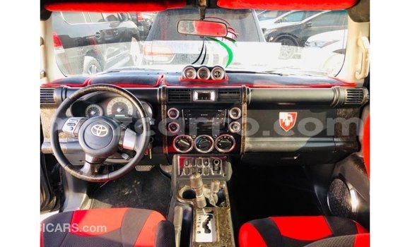 Tenga Imported Toyota FJ Cruiser Nhema Mota in Import - Dubai in Cabo Delgado Tenga Imported Toyota FJ Cruiser Nhema Mota in Import - Dubai in Cabo Delgado