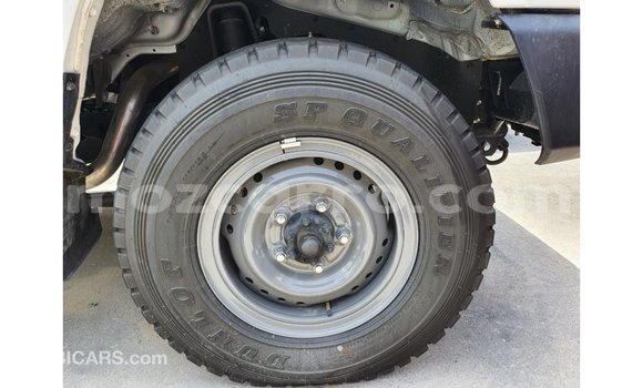 Tenga Imported Toyota Land Cruiser Chena Mota in Import - Dubai in Cabo Delgado Tenga Imported Toyota Land Cruiser Chena Mota in Import - Dubai in Cabo Delgado