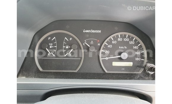 Tenga Imported Toyota Land Cruiser Chena Mota in Import - Dubai in Cabo Delgado Tenga Imported Toyota Land Cruiser Chena Mota in Import - Dubai in Cabo Delgado