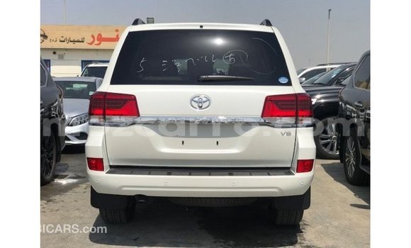 Tenga Imported Toyota Land Cruiser Chena Mota in Import - Dubai in Cabo Delgado Tenga Imported Toyota Land Cruiser Chena Mota in Import - Dubai in Cabo Delgado