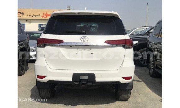 Comprar Importar Toyota Fortuner Branco Carro em Import - Dubai em Cabo Delgado Comprar Importar Toyota Fortuner Branco Carro em Import - Dubai em Cabo Delgado