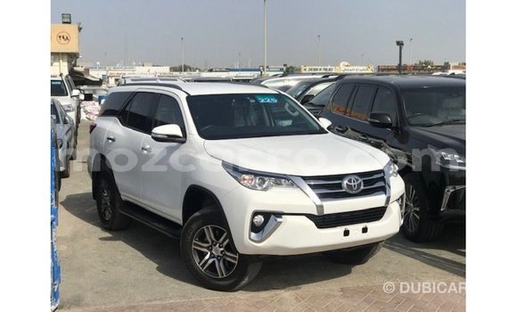 Comprar Importar Toyota Fortuner Branco Carro em Import - Dubai em Cabo Delgado Comprar Importar Toyota Fortuner Branco Carro em Import - Dubai em Cabo Delgado