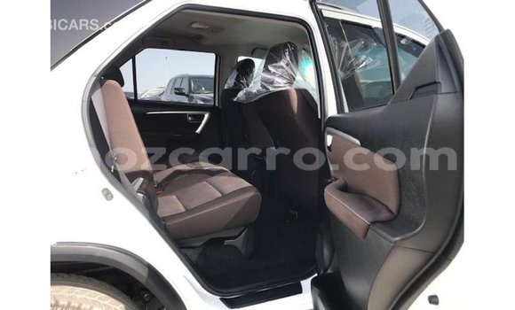 Comprar Importar Toyota Fortuner Branco Carro em Import - Dubai em Cabo Delgado Comprar Importar Toyota Fortuner Branco Carro em Import - Dubai em Cabo Delgado