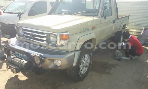 Buy Used Toyota Hilux Beige Car in Maputo in Maputo Buy Used Toyota Hilux Beige Car in Maputo in Maputo