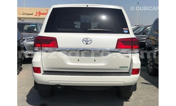 Tenga Imported Toyota Land Cruiser Chena Mota in Import - Dubai in Cabo Delgado Tenga Imported Toyota Land Cruiser Chena Mota in Import - Dubai in Cabo Delgado