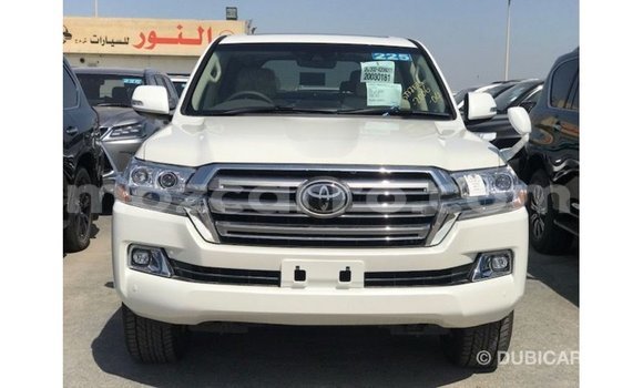 Tenga Imported Toyota Land Cruiser Chena Mota in Import - Dubai in Cabo Delgado Tenga Imported Toyota Land Cruiser Chena Mota in Import - Dubai in Cabo Delgado
