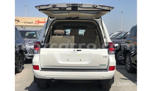Tenga Imported Toyota Land Cruiser Chena Mota in Import - Dubai in Cabo Delgado Tenga Imported Toyota Land Cruiser Chena Mota in Import - Dubai in Cabo Delgado