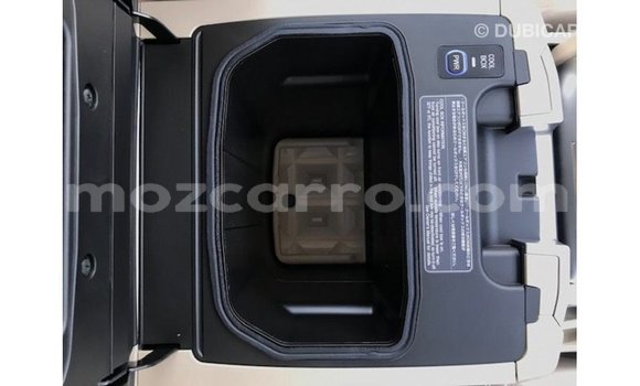 Tenga Imported Toyota Land Cruiser Chena Mota in Import - Dubai in Cabo Delgado Tenga Imported Toyota Land Cruiser Chena Mota in Import - Dubai in Cabo Delgado