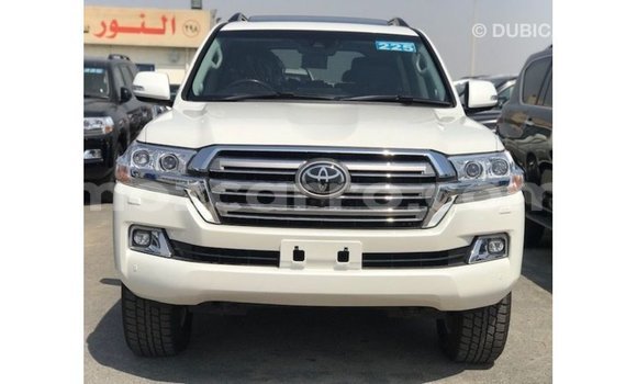 Nunua Imported Toyota Land Cruiser Nyeupe Gari ndani ya Import - Dubai nchini Cabo Delgado Nunua Imported Toyota Land Cruiser Nyeupe Gari ndani ya Import - Dubai nchini Cabo Delgado