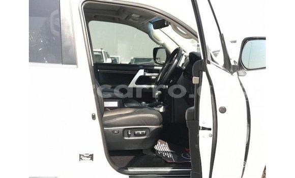 Nunua Imported Toyota Land Cruiser Nyeupe Gari ndani ya Import - Dubai nchini Cabo Delgado Nunua Imported Toyota Land Cruiser Nyeupe Gari ndani ya Import - Dubai nchini Cabo Delgado