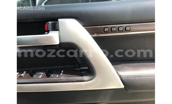 Nunua Imported Toyota Land Cruiser Nyeupe Gari ndani ya Import - Dubai nchini Cabo Delgado Nunua Imported Toyota Land Cruiser Nyeupe Gari ndani ya Import - Dubai nchini Cabo Delgado