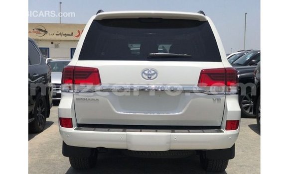 Comprar Importar Toyota Land Cruiser Branco Carro em Import - Dubai em Cabo Delgado Comprar Importar Toyota Land Cruiser Branco Carro em Import - Dubai em Cabo Delgado