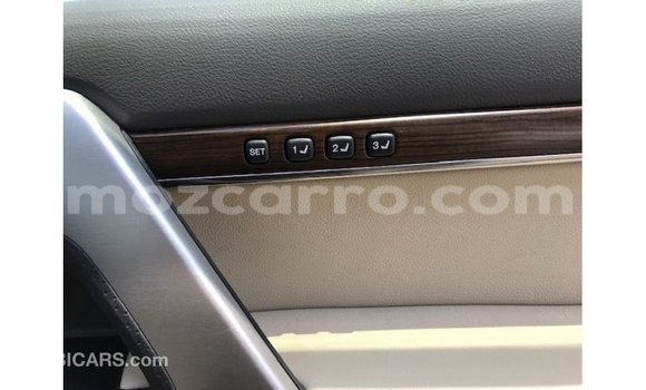 Comprar Importar Toyota Land Cruiser Branco Carro em Import - Dubai em Cabo Delgado Comprar Importar Toyota Land Cruiser Branco Carro em Import - Dubai em Cabo Delgado