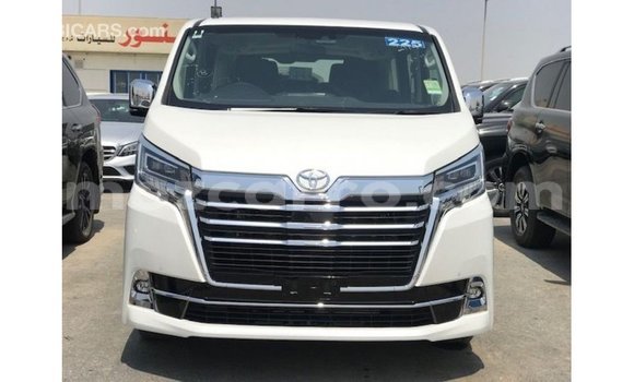 Comprar Importar Toyota Granvia Branco Carro em Import - Dubai em Cabo Delgado Comprar Importar Toyota Granvia Branco Carro em Import - Dubai em Cabo Delgado
