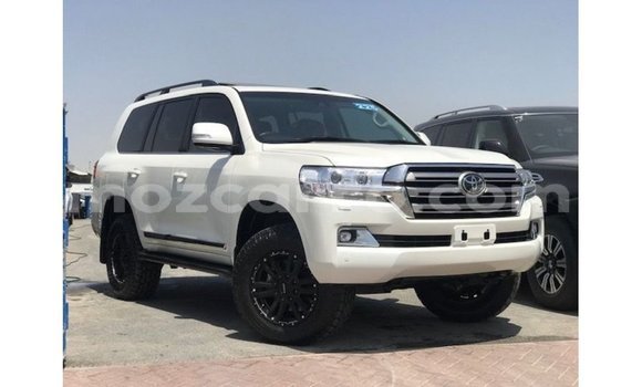 Comprar Importar Toyota Land Cruiser Branco Carro em Import - Dubai em Cabo Delgado Comprar Importar Toyota Land Cruiser Branco Carro em Import - Dubai em Cabo Delgado