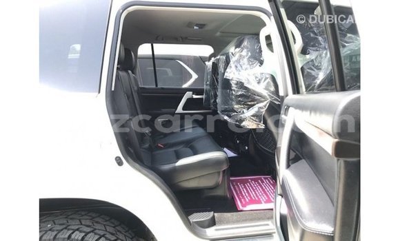 Buy Import Toyota Land Cruiser White Car in Import - Dubai in Cabo Delgado Buy Import Toyota Land Cruiser White Car in Import - Dubai in Cabo Delgado