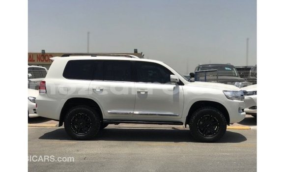 Buy Import Toyota Land Cruiser White Car in Import - Dubai in Cabo Delgado Buy Import Toyota Land Cruiser White Car in Import - Dubai in Cabo Delgado