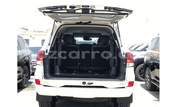 Buy Import Toyota Land Cruiser White Car in Import - Dubai in Cabo Delgado Buy Import Toyota Land Cruiser White Car in Import - Dubai in Cabo Delgado