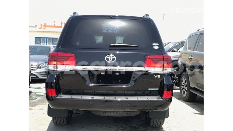 Big with watermark toyota land cruiser cabo delgado import dubai 8583