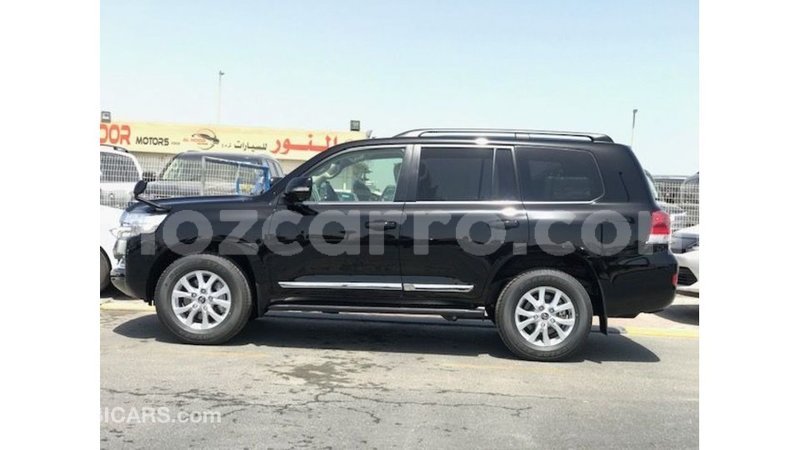 Big with watermark toyota land cruiser cabo delgado import dubai 8583