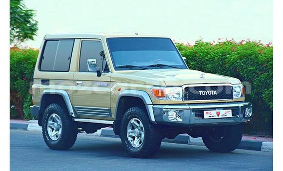 Buy Import Toyota Land Cruiser Beige Car in Import - Dubai in Cabo Delgado