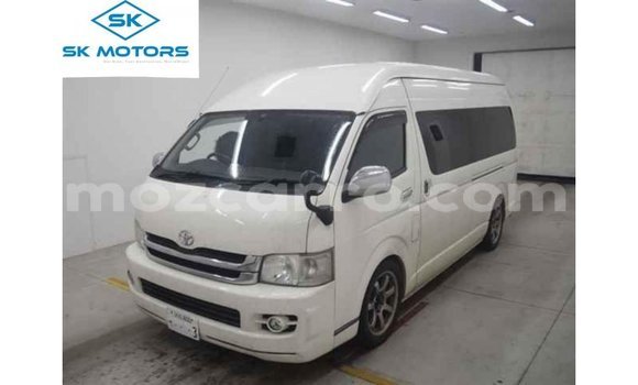 Nunua Imported Toyota Hiace Nyeupe Gari ndani ya Import - Dubai nchini Cabo Delgado