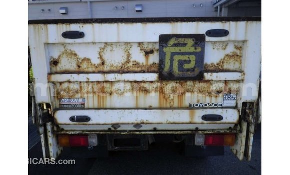 Tenga Imported Toyota Dyna Chena Mota in Import - Dubai in Cabo Delgado Tenga Imported Toyota Dyna Chena Mota in Import - Dubai in Cabo Delgado