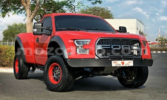 Nunua Imported Ford Club Wagon Nyekundu Gari ndani ya Import - Dubai nchini Cabo Delgado