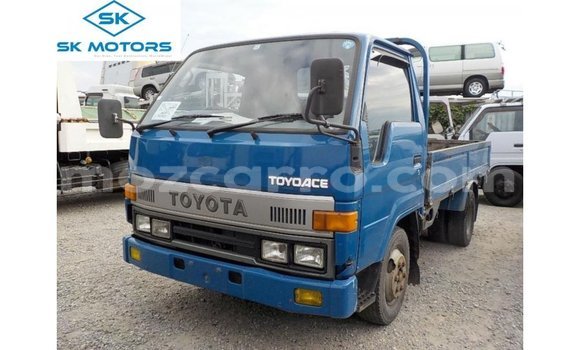 Comprar Importar Toyota Dyna Azul Carro em Import - Dubai em Cabo Delgado