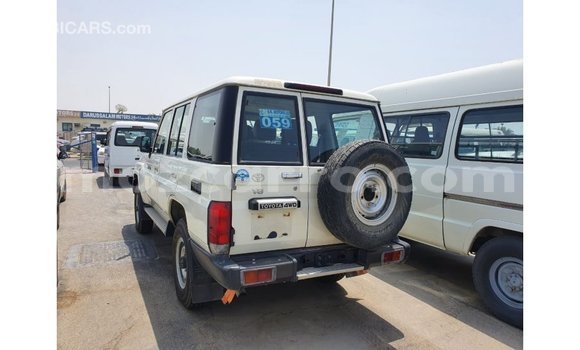 Tenga Imported Toyota Land Cruiser Chena Mota in Import - Dubai in Cabo Delgado Tenga Imported Toyota Land Cruiser Chena Mota in Import - Dubai in Cabo Delgado