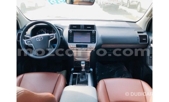 Nunua Imported Toyota Prado Nyeusi Gari ndani ya Import - Dubai nchini Cabo Delgado Nunua Imported Toyota Prado Nyeusi Gari ndani ya Import - Dubai nchini Cabo Delgado