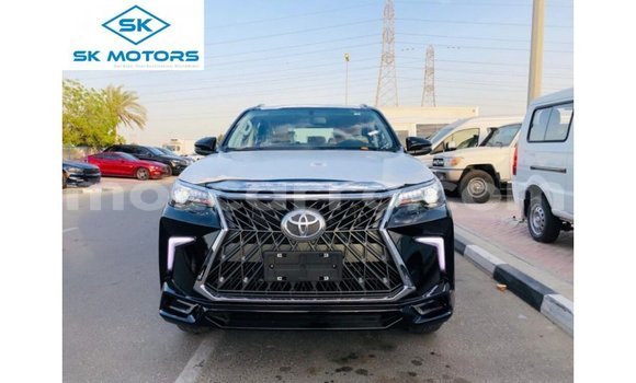 Comprar Importar Toyota Fortuner Preto Carro em Import - Dubai em Cabo Delgado