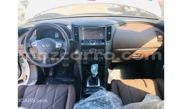 Nunua Imported Infiniti Q Nyeusi Gari ndani ya Import - Dubai nchini Cabo Delgado Nunua Imported Infiniti Q Nyeusi Gari ndani ya Import - Dubai nchini Cabo Delgado