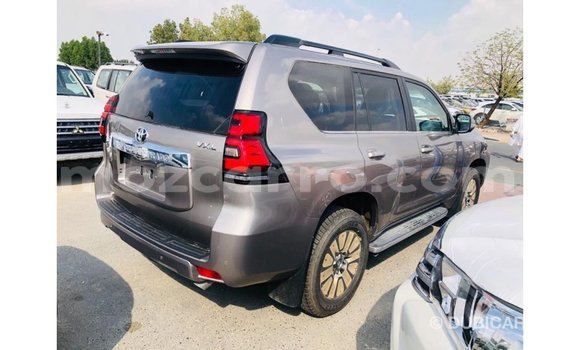 Tenga Imported Toyota Prado Bhurawuni Mota in Import - Dubai in Cabo Delgado Tenga Imported Toyota Prado Bhurawuni Mota in Import - Dubai in Cabo Delgado