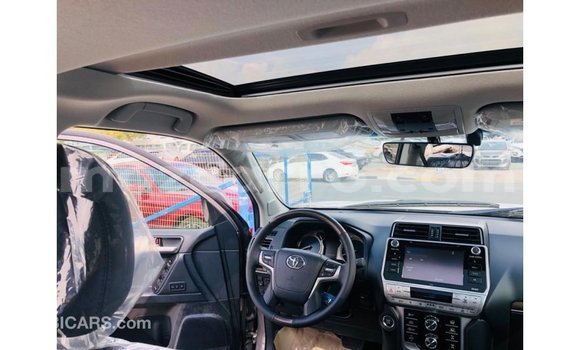 Tenga Imported Toyota Prado Bhurawuni Mota in Import - Dubai in Cabo Delgado Tenga Imported Toyota Prado Bhurawuni Mota in Import - Dubai in Cabo Delgado