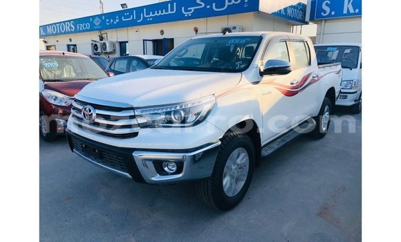 Comprar Importar Toyota Hilux Branco Carro em Import - Dubai em Cabo Delgado