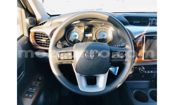 Nunua Imported Toyota Hilux Nyeupe Gari ndani ya Import - Dubai nchini Cabo Delgado Nunua Imported Toyota Hilux Nyeupe Gari ndani ya Import - Dubai nchini Cabo Delgado