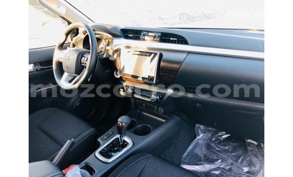 Nunua Imported Toyota Hilux Nyeupe Gari ndani ya Import - Dubai nchini Cabo Delgado Nunua Imported Toyota Hilux Nyeupe Gari ndani ya Import - Dubai nchini Cabo Delgado