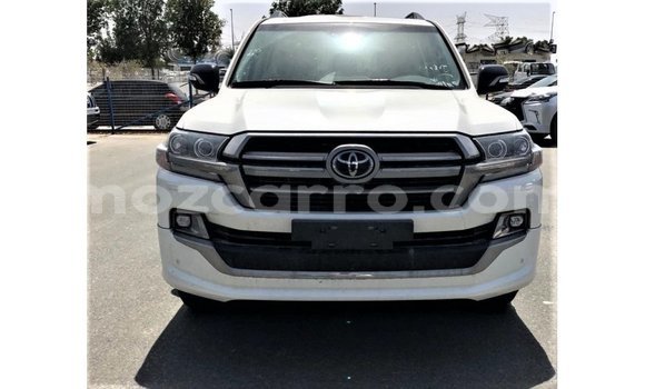 Comprar Importar Toyota Land Cruiser Branco Carro em Import - Dubai em Cabo Delgado
