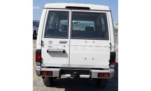 Buy Import Toyota Land Cruiser White Car in Import - Dubai in Cabo Delgado Buy Import Toyota Land Cruiser White Car in Import - Dubai in Cabo Delgado