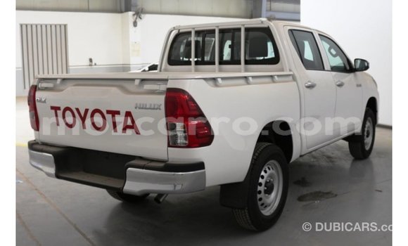Tenga Imported Toyota Hilux Chena Mota in Import - Dubai in Cabo Delgado Tenga Imported Toyota Hilux Chena Mota in Import - Dubai in Cabo Delgado