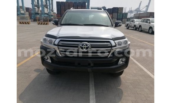 Nunua Imported Toyota Land Cruiser Nyeusi Gari ndani ya Import - Dubai nchini Cabo Delgado