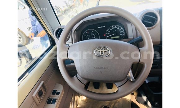 Buy Import Toyota Land Cruiser Beige Car in Import - Dubai in Cabo Delgado Buy Import Toyota Land Cruiser Beige Car in Import - Dubai in Cabo Delgado