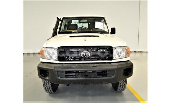 Buy Import Toyota Land Cruiser White Car in Import - Dubai in Cabo Delgado