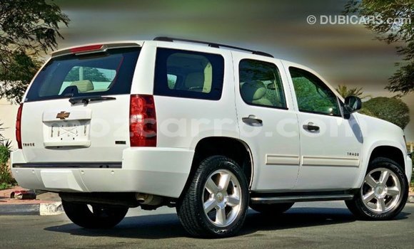 Nunua Imported Chevrolet Tahoe Nyeupe Gari ndani ya Import - Dubai nchini Cabo Delgado Nunua Imported Chevrolet Tahoe Nyeupe Gari ndani ya Import - Dubai nchini Cabo Delgado