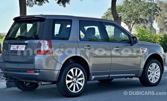 Tenga Imported Land Rover Defender Zvimwe Mota in Import - Dubai in Cabo Delgado Tenga Imported Land Rover Defender Zvimwe Mota in Import - Dubai in Cabo Delgado