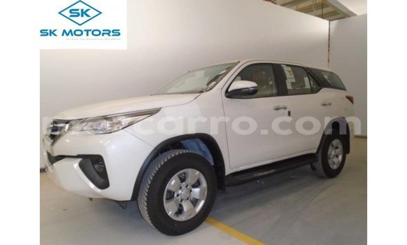 Comprar Importar Toyota Fortuner Branco Carro em Import - Dubai em Cabo Delgado