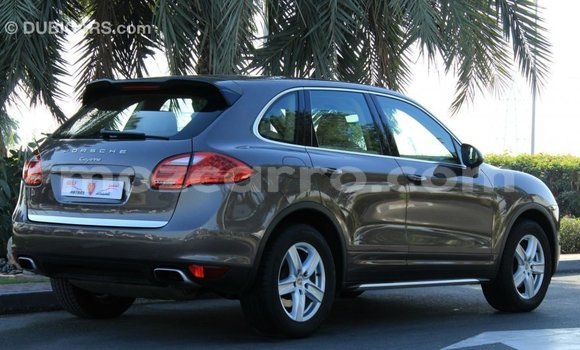 Tenga Imported Porsche Cayenne Bhurawuni Mota in Import - Dubai in Cabo Delgado Tenga Imported Porsche Cayenne Bhurawuni Mota in Import - Dubai in Cabo Delgado