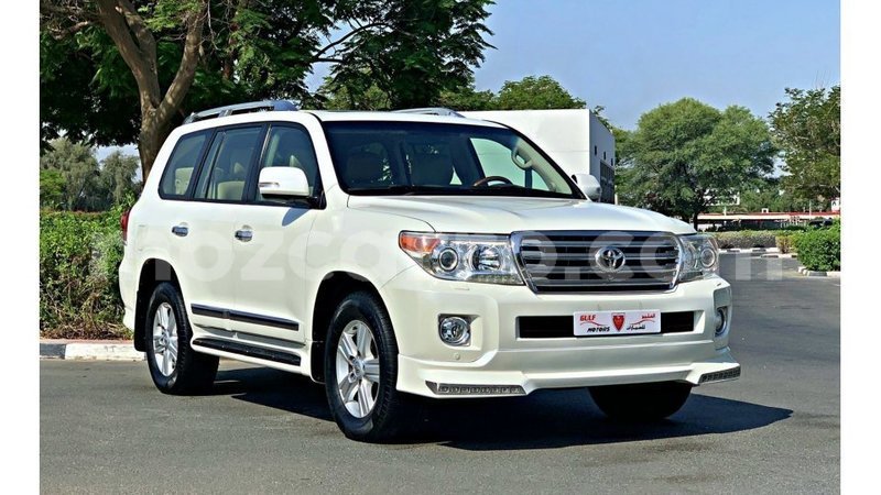 Big with watermark toyota land cruiser cabo delgado import dubai 8688