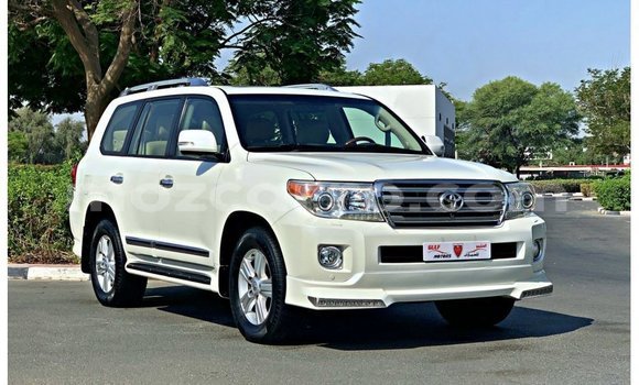 Tenga Imported Toyota Land Cruiser Chena Mota in Import - Dubai in Cabo Delgado Tenga Imported Toyota Land Cruiser Chena Mota in Import - Dubai in Cabo Delgado